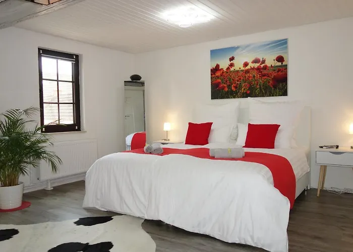 Happy-Homes Red - Up To 5 - Kueche - W-Lan - Netflix - Honig - Terrasse